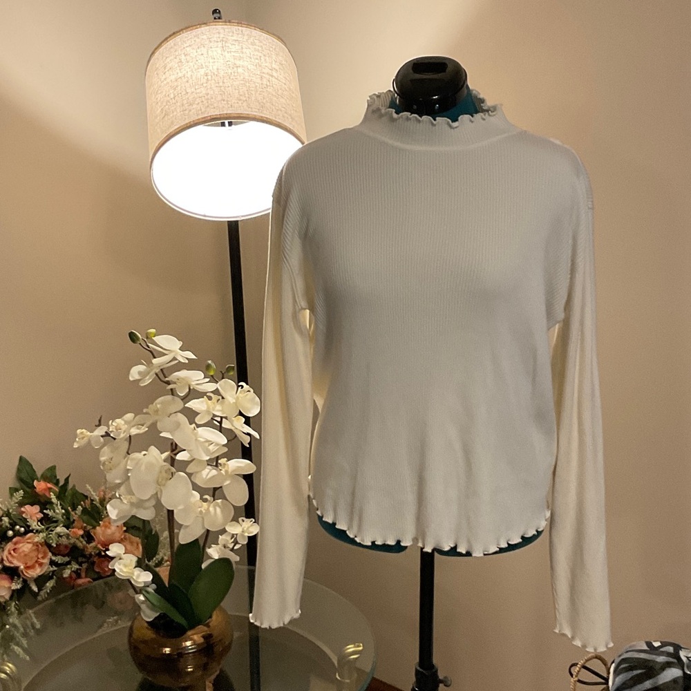 Versona Cream Ruffled Women's Blouse
